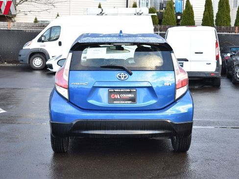 Used 2017 Toyota Prius C One image 4