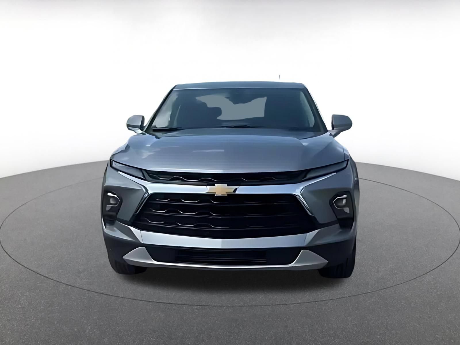 Used 2026 Chevrolet Blazer LT FWD image 3
