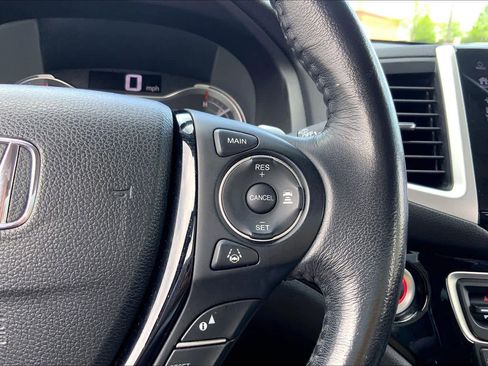 Used 2017 Honda Pilot Touring image 24