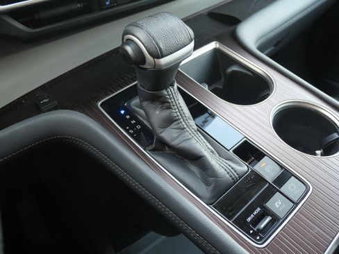 Used 2021 Toyota Sienna XLE image 17