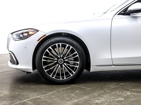 New 2026 Mercedes-Benz S 580 4MATIC Sedan image 10