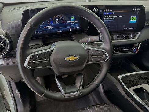 Used 2025 Chevrolet Equinox LT FWD image 15