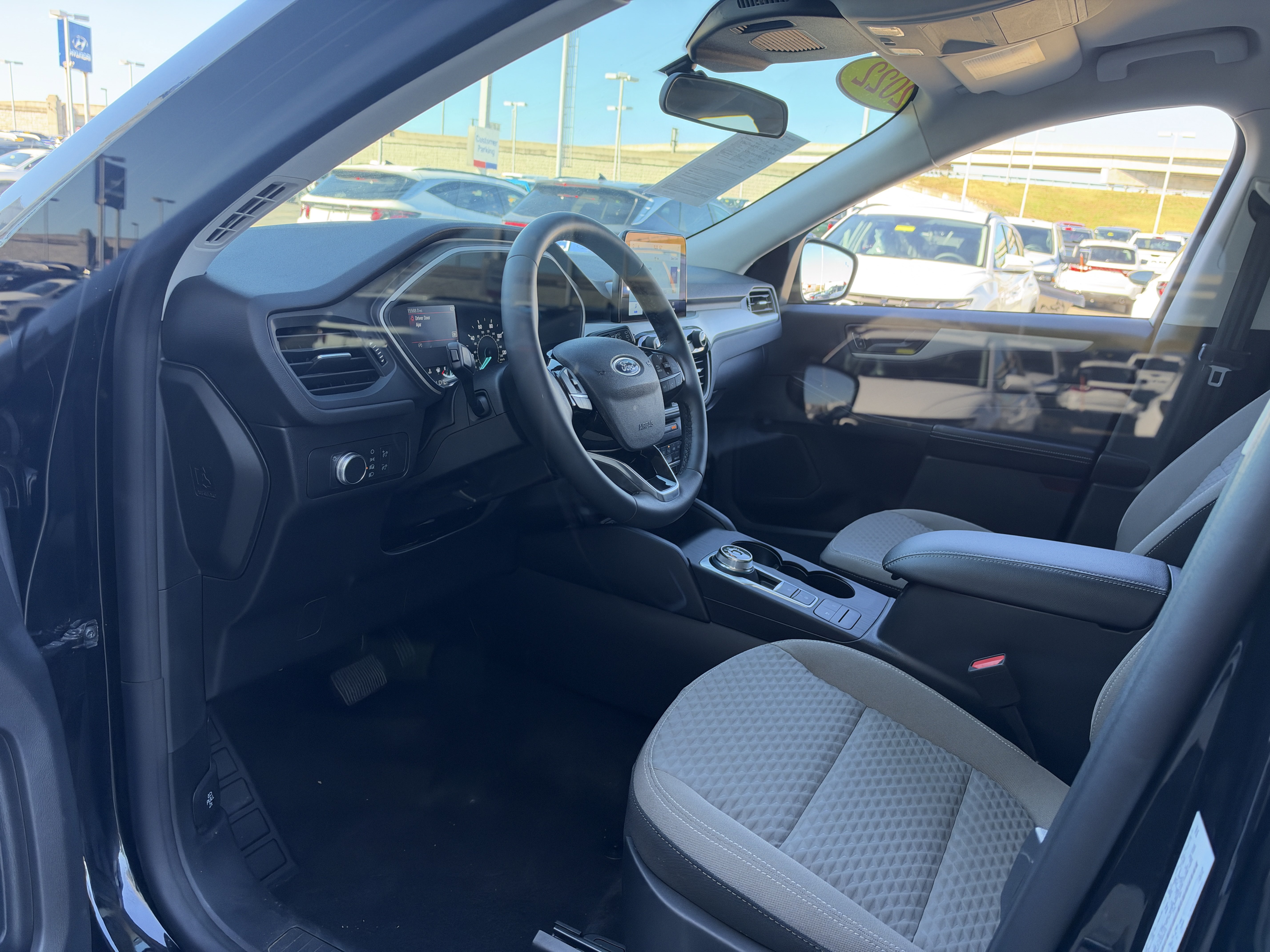 Used 2022 Ford Escape SE w/ Cold Weather Package AWD/4WD image 27