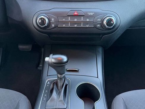 Used 2018 Kia Sorento FWD V6 image 33