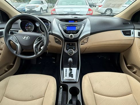 Used 2013 Hyundai Elantra GLS w/ Preferred Pkg FWD image 3