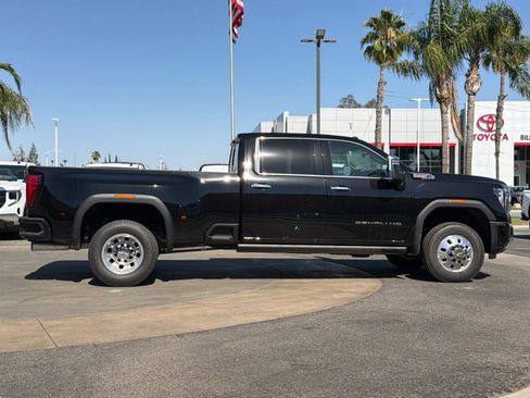 New 2026 GMC Sierra 3500 Denali w/ Denali Reserve Package AWD/4WD image 3