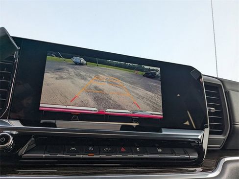 New 2025 GMC Sierra 1500 Elevation image 21