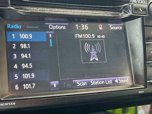 Used 2018 Toyota RAV4 SE w/ Power Extra Value Package AWD/4WD image 18
