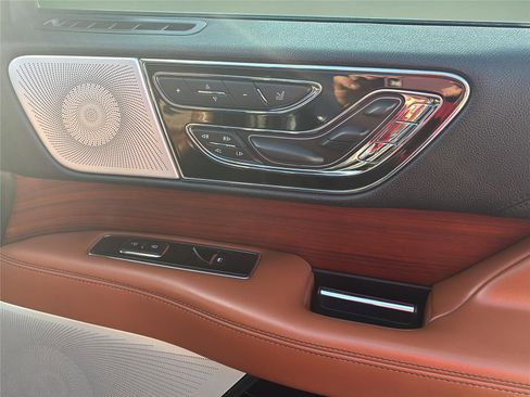 Used 2021 Lincoln Navigator L Reserve w/ Luxury Package image 29