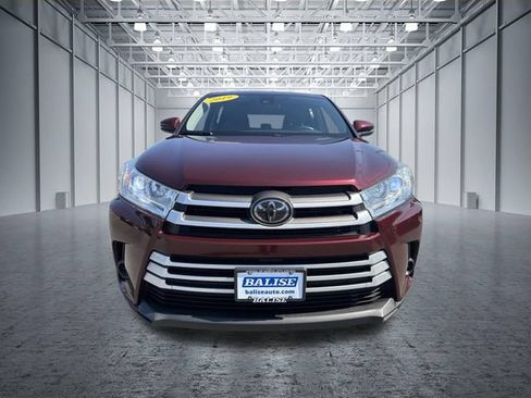 Used 2019 Toyota Highlander LE AWD/4WD image 17