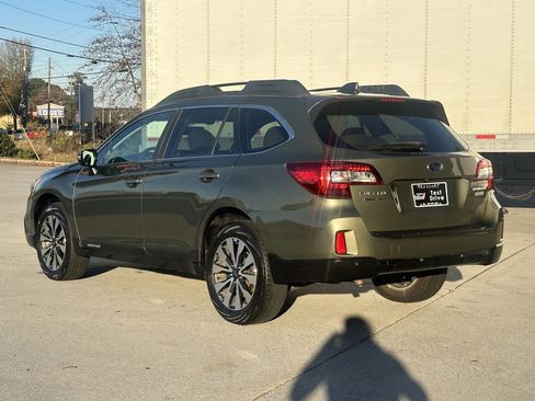 Used 2017 Subaru Outback 2.5i Limited image 16