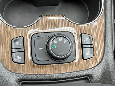 Used 2023 GMC Acadia SLE w/ Driver Convenience Package image 21