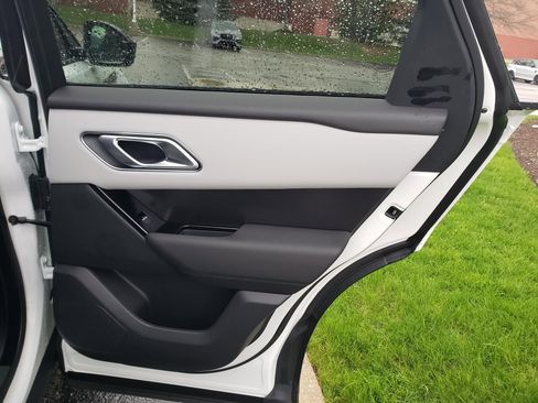 New 2026 Land Rover Range Rover Velar Dynamic SE image 16