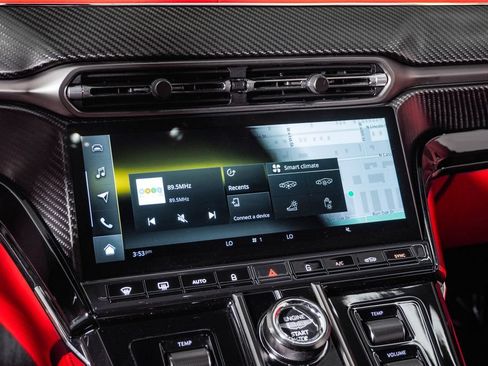 Used 2025 Aston Martin V8 Vantage Coupe RWD image 27