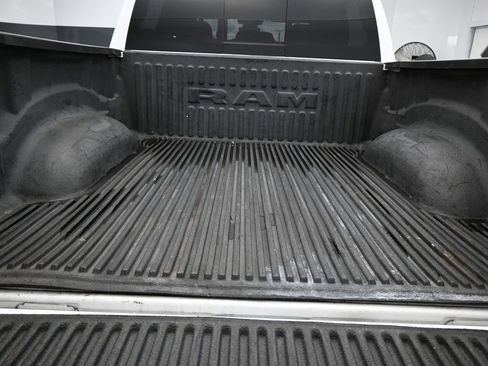 Used 2021 RAM 1500 Big Horn RWD image 32