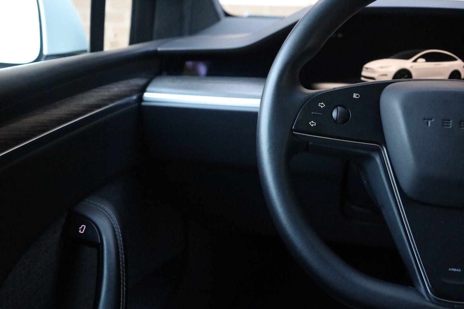 Used 2023 Tesla Model X AWD/4WD image 37