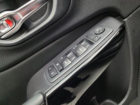 Used 2020 Jeep Cherokee Latitude Plus FWD image 27