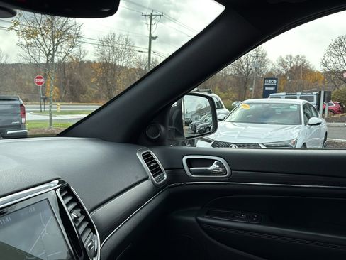 Used 2021 Jeep Grand Cherokee Limited image 22