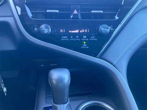 Used 2022 Toyota Camry SE image 22
