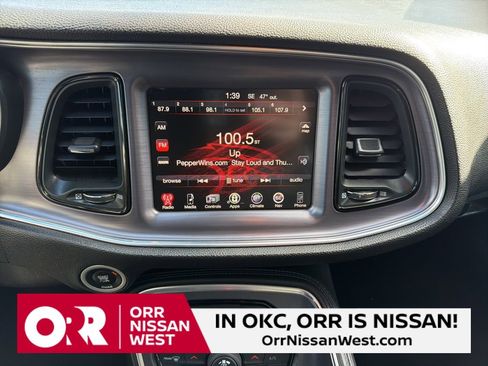 Used 2016 Dodge Challenger R/T image 25