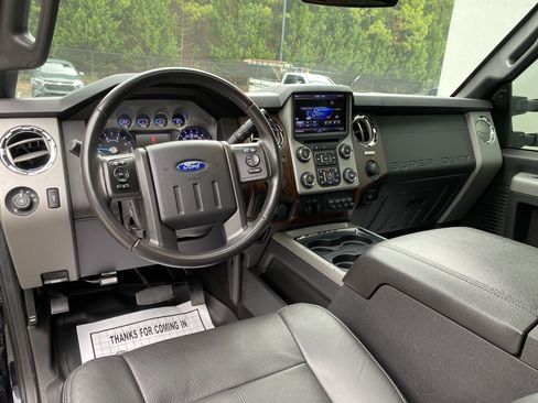 Used 2016 Ford F250 Lariat w/ Lariat Ultimate Package AWD/4WD image 33