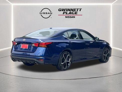 Used 2024 Nissan Altima 2.5 SR FWD image 24