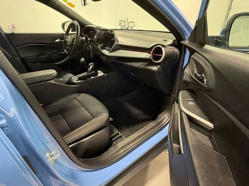 Used 2024 Chevrolet Trax RS w/ Driver Confidence Package FWD image 22