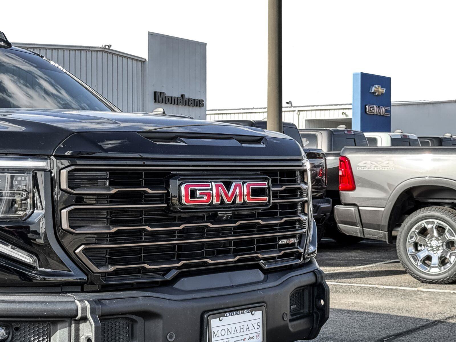Used 2024 GMC Sierra 1500 AT4X w/ AT4X AEV Edition AWD/4WD image 7