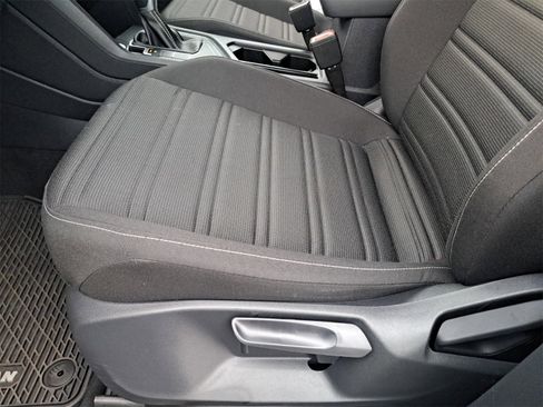 Used 2023 Volkswagen Tiguan S image 31