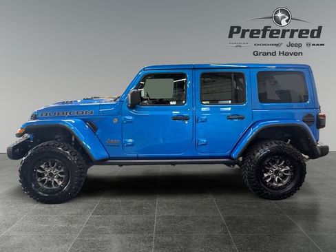 Used 2022 Jeep Wrangler Unlimited Rubicon w/ Dual Top Group AWD/4WD image 11