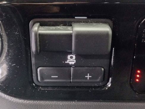 Used 2023 Chevrolet Silverado 1500 LT w/ Protection Package image 39