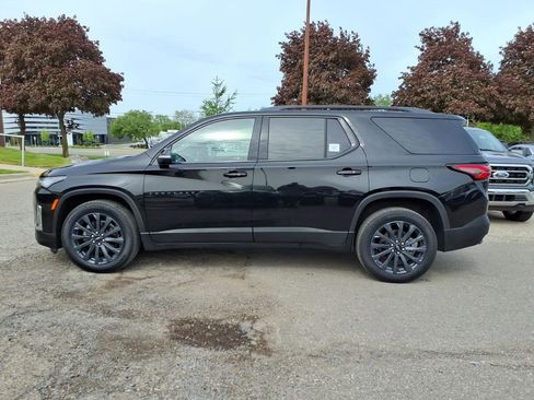 Used 2023 Chevrolet Traverse RS w/ LPO, Floor Liner Package AWD/4WD image 2