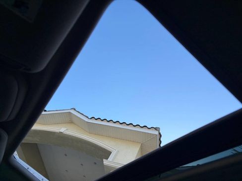 Used 2005 Chevrolet Avalanche 2500 w/ Preferred Equipment Group image 71