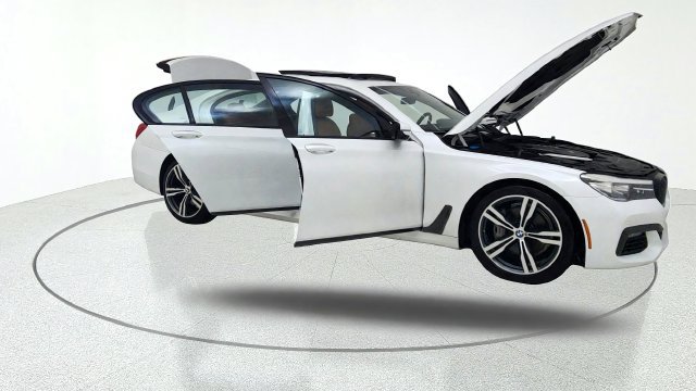 Used 2019 BMW 740i w/ M Sport Package RWD image 20