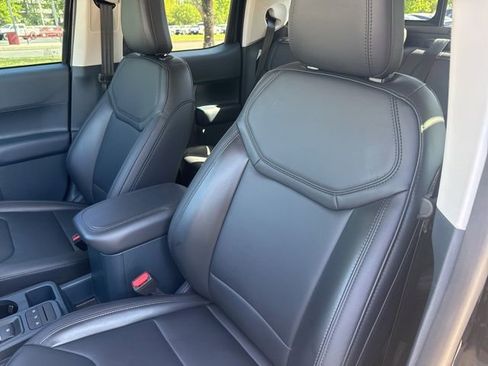 Used 2023 Ford Maverick Lariat w/ Lariat Luxury Package image 24