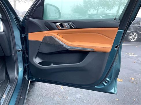 Used 2025 BMW X5 xDrive40i w/ Parking Assistance Package image 23