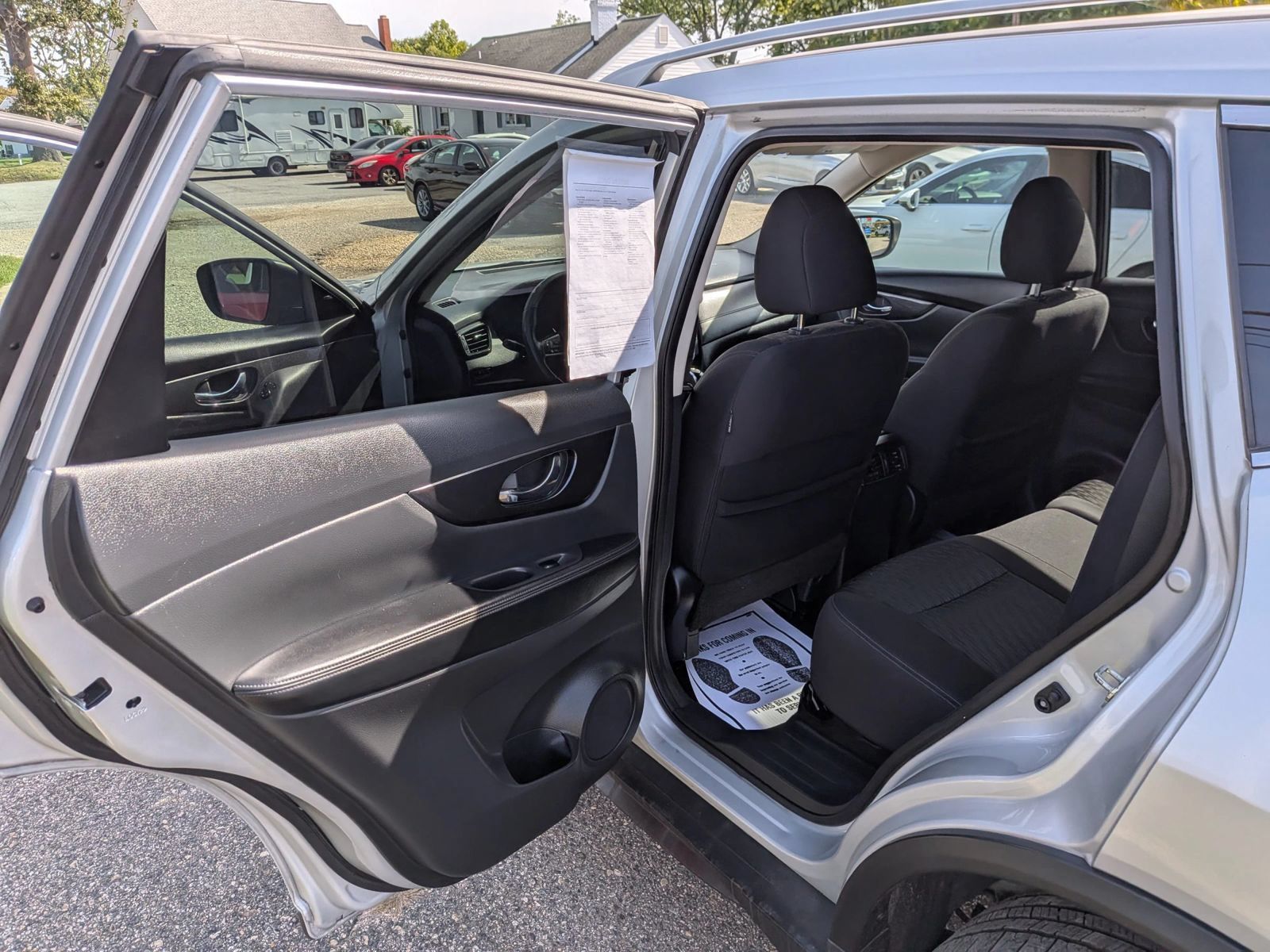 Used 2017 Nissan Rogue SV AWD/4WD image 24