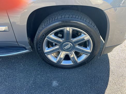 Used 2018 Cadillac Escalade Luxury image 11