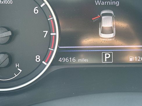 Used 2022 Nissan Sentra SR w/ SR Premium Package FWD image 14