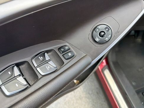 Used 2017 Hyundai Santa Fe AWD w/ Cargo Package image 19
