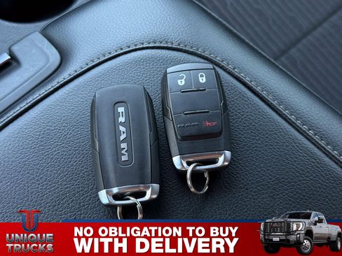 Used 2024 RAM 3500 Tradesman w/ Chrome Appearance Group AWD/4WD image 33