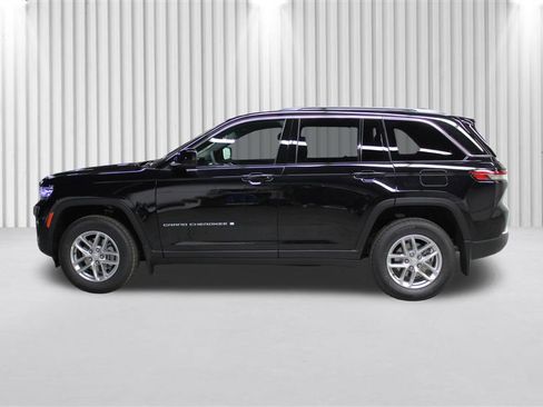 New 2025 Jeep Grand Cherokee Laredo X w/ Luxury Tech Group I image 7
