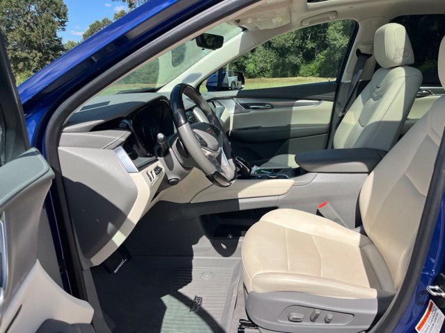Used 2023 Cadillac XT5 Premium Luxury w/ Technology Package FWD image 16