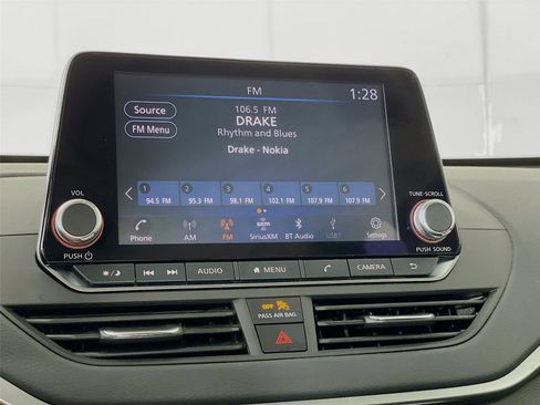 Used 2022 Nissan Altima 2.5 SV FWD image 18