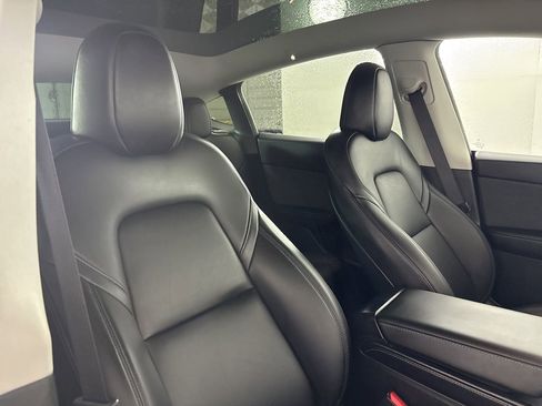 Used 2023 Tesla Model Y Long Range image 22