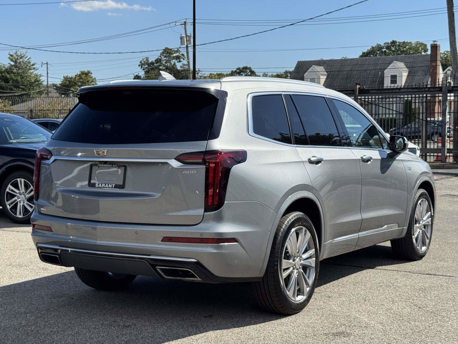 Used 2023 Cadillac XT6 Premium Luxury w/ Technology Package AWD/4WD image 5