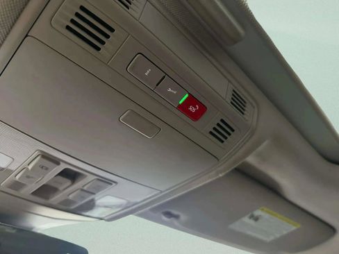 Used 2022 Volkswagen Jetta SE image 25