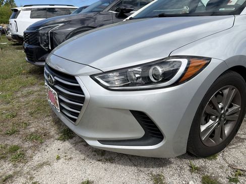 Used 2018 Hyundai Elantra SEL w/ Cargo Package image 10