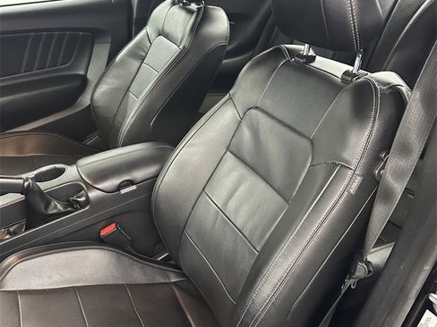 Used 2017 Ford Mustang GT Premium image 13