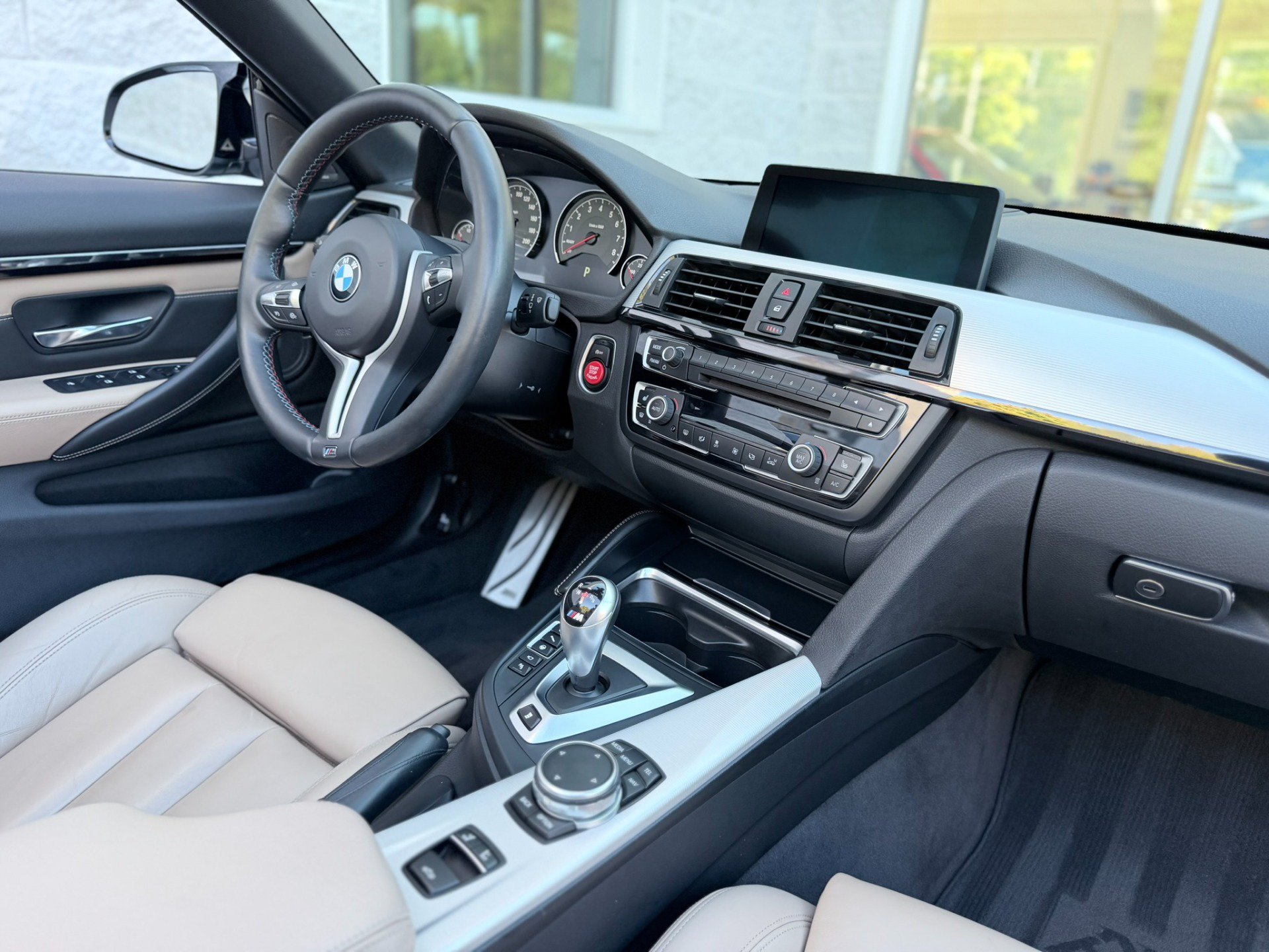 Used 2015 BMW M4 Convertible RWD image 40